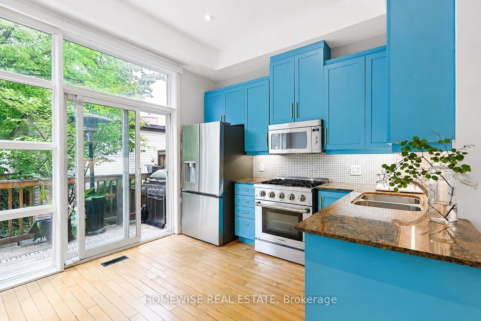 476 E King Street E - Image 6