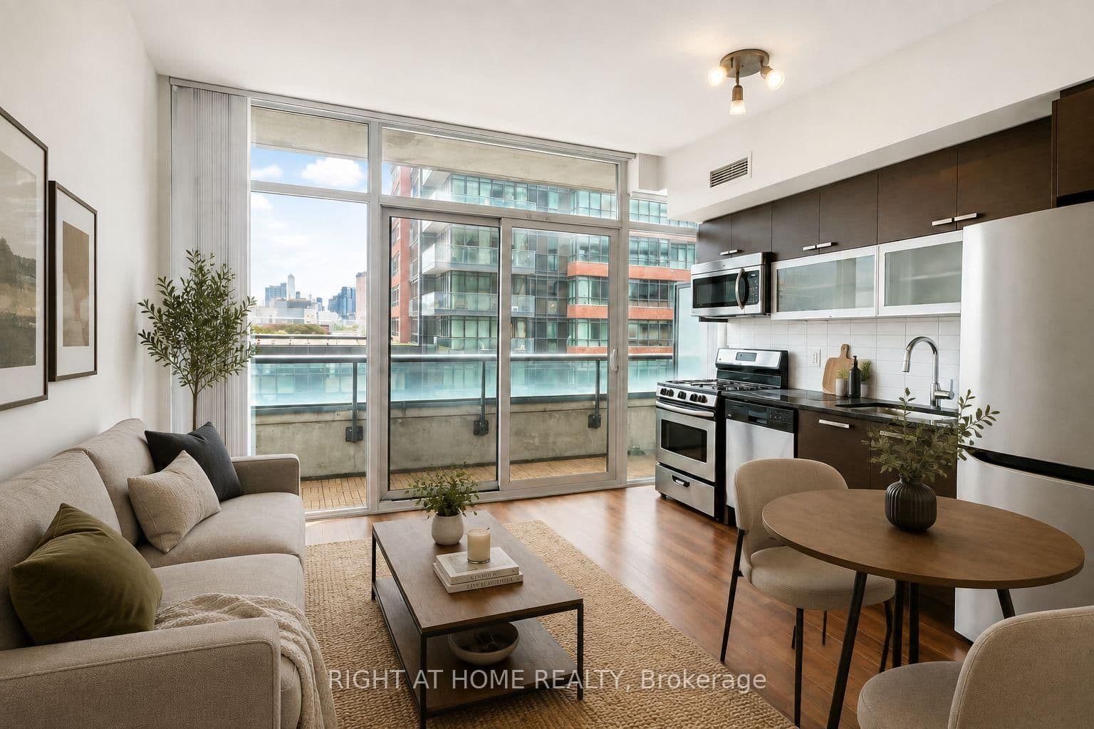 36 Lisgar Street, Unit 827E - Image 2
