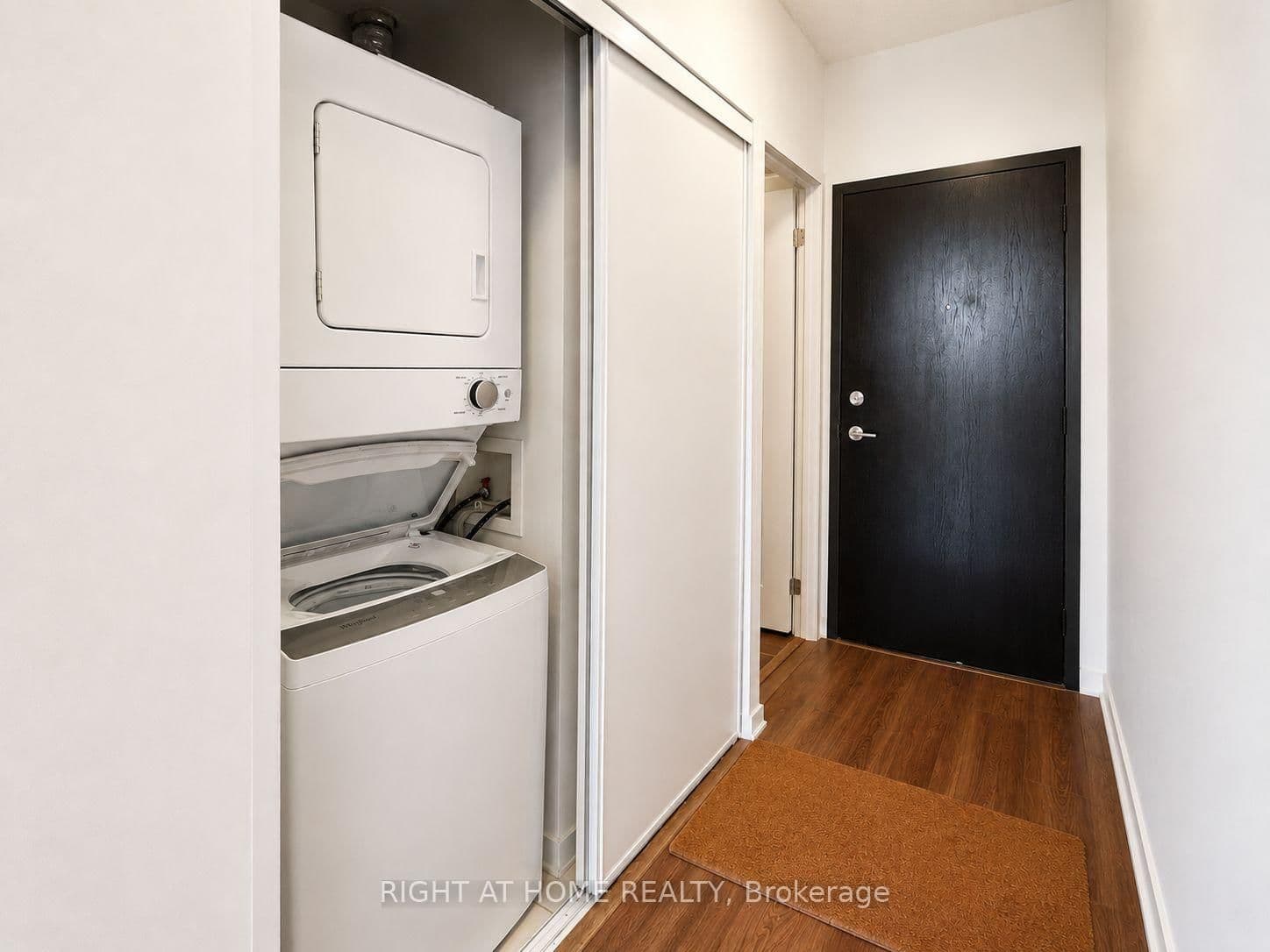 36 Lisgar Street, Unit 827E - Image 6