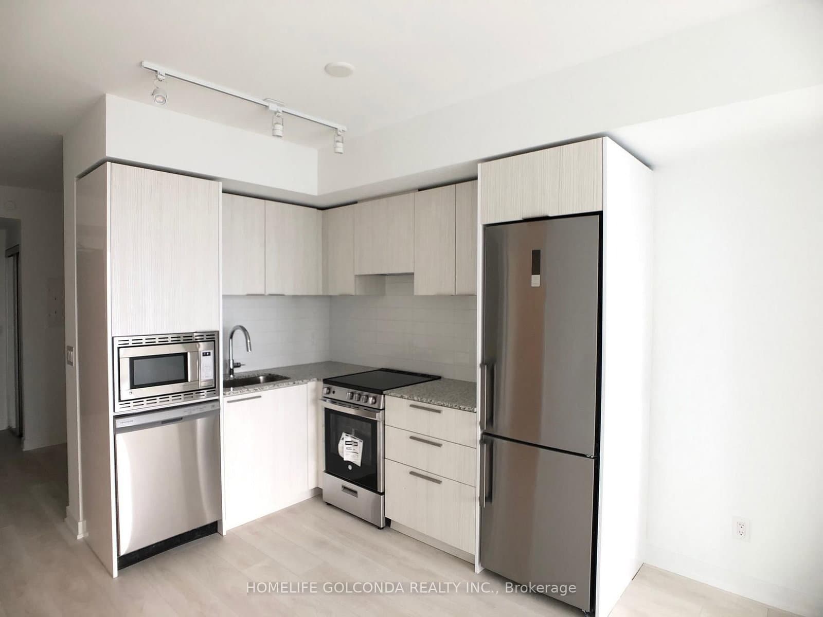 501 Yonge Street, Unit 4111 - Image 5