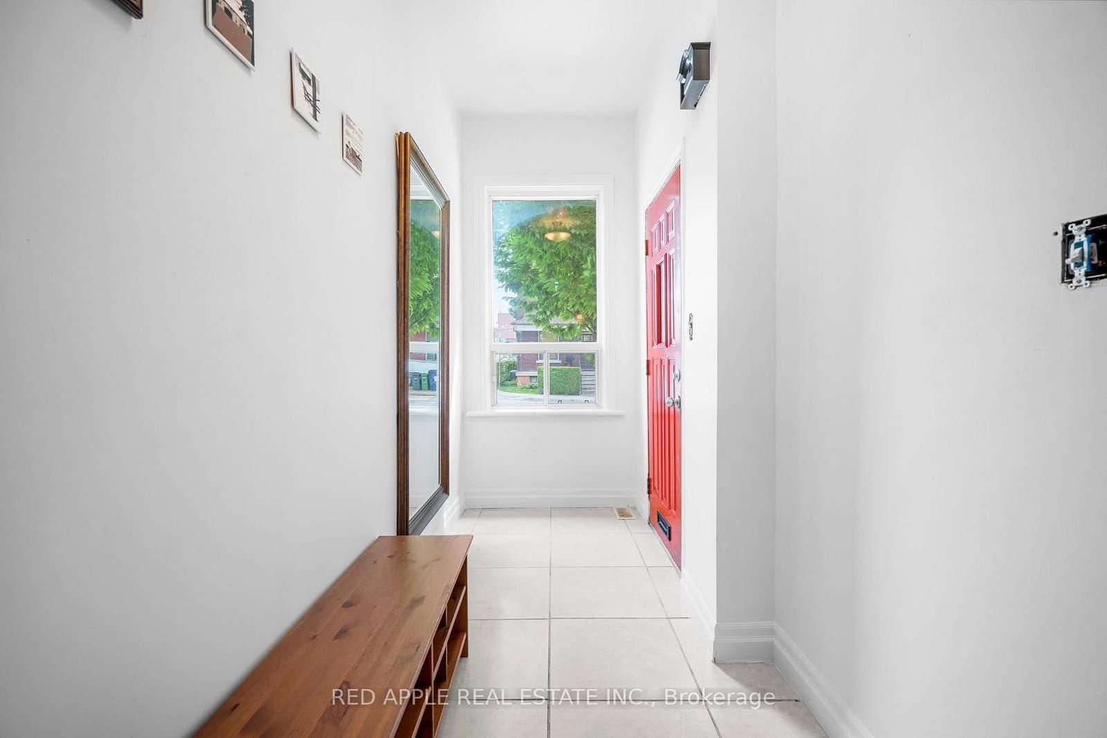 546 Dufferin Street - Image 4
