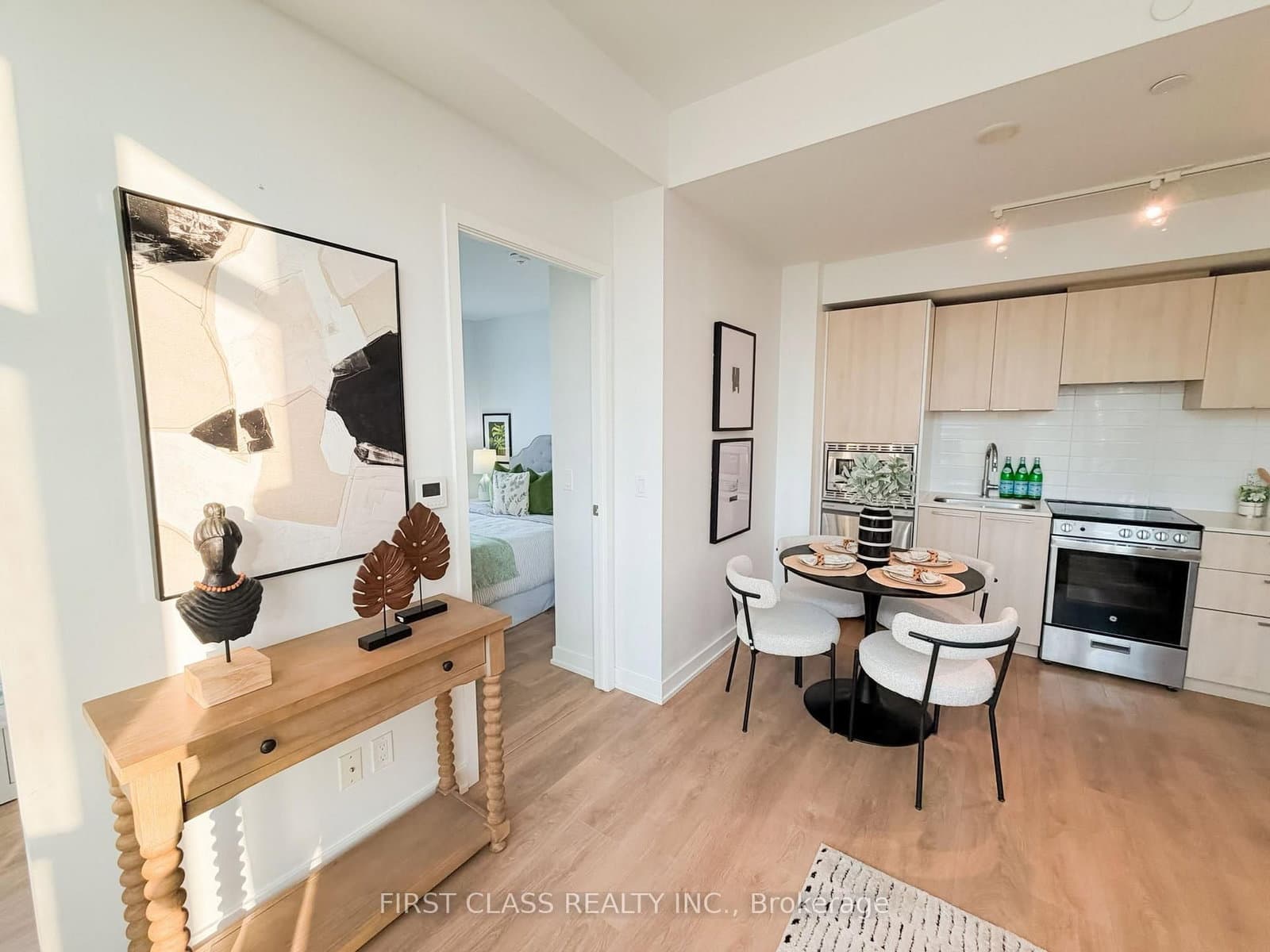 501 YONGE Street, Unit 2805 - Image 2