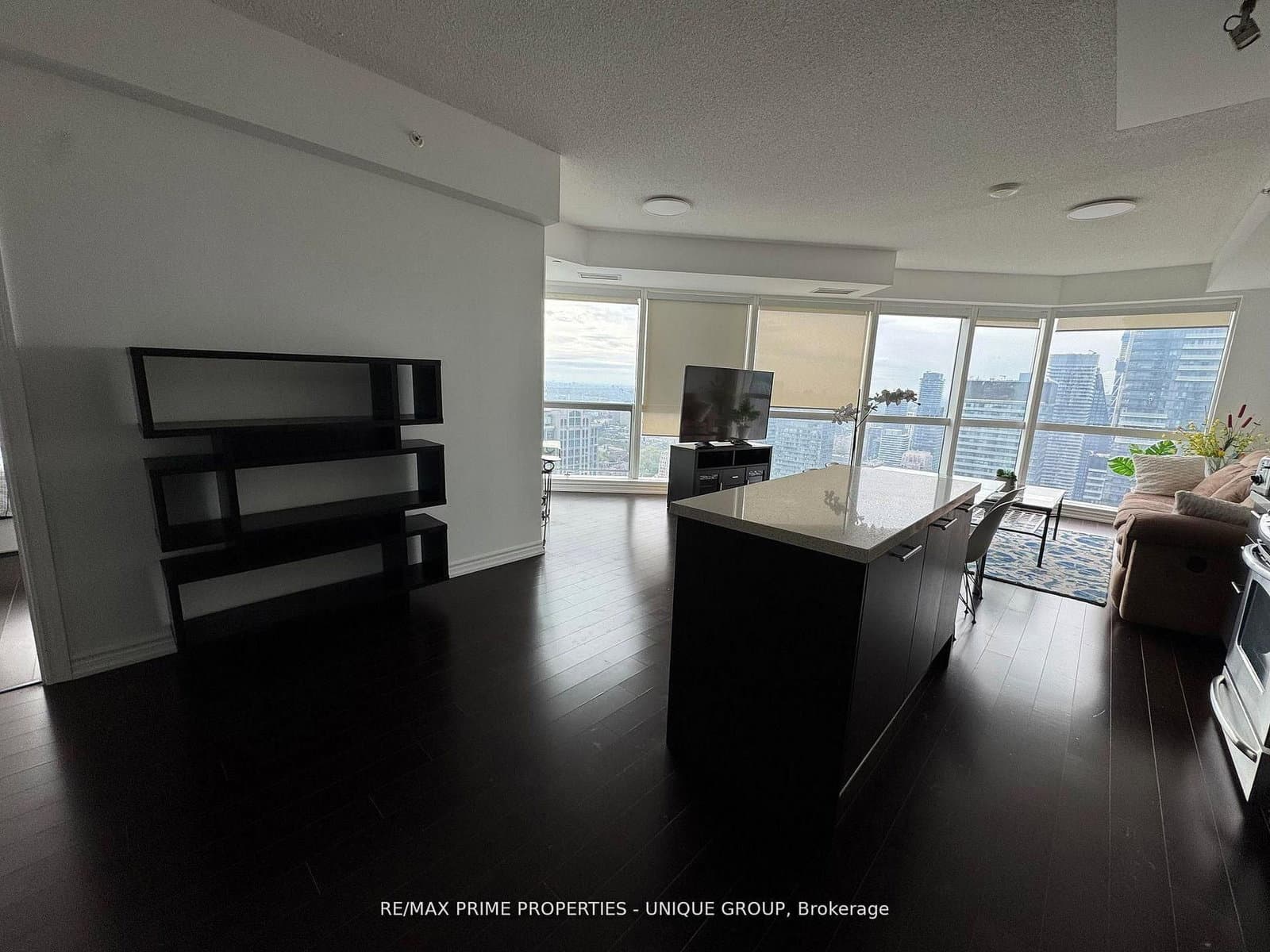 386 Yonge Street, Unit 5316 - Image 6