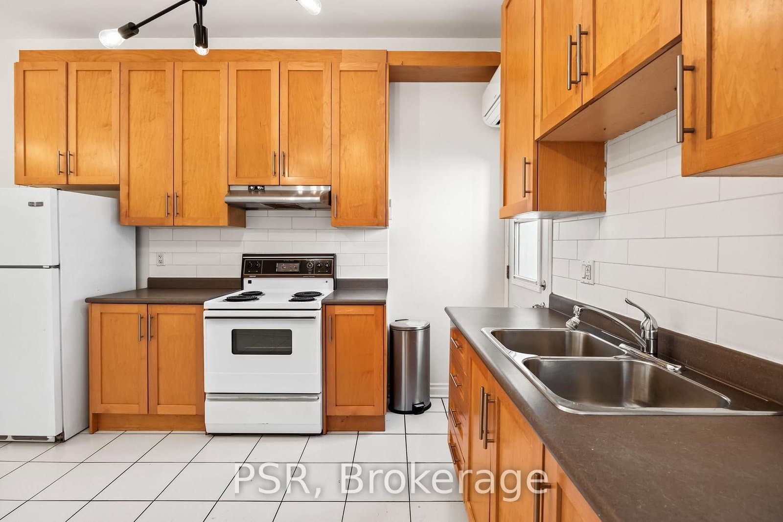 112 Ossington Avenue, Unit Front - Image 5