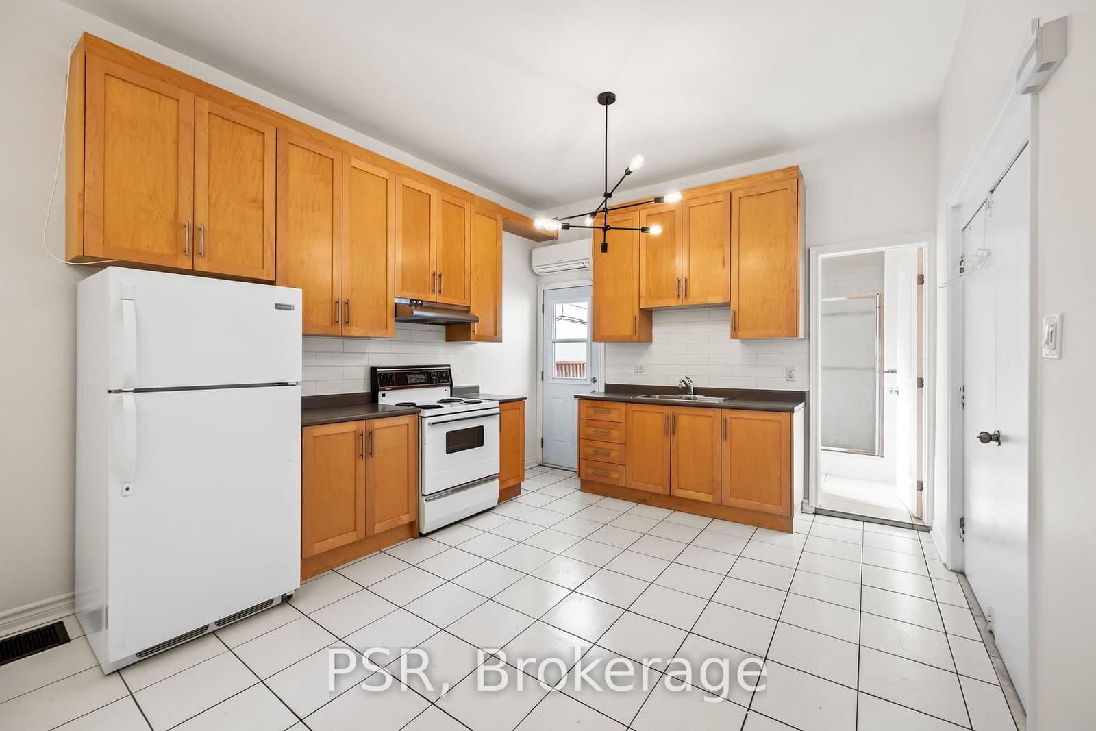 112 Ossington Avenue, Unit Front - Image 6