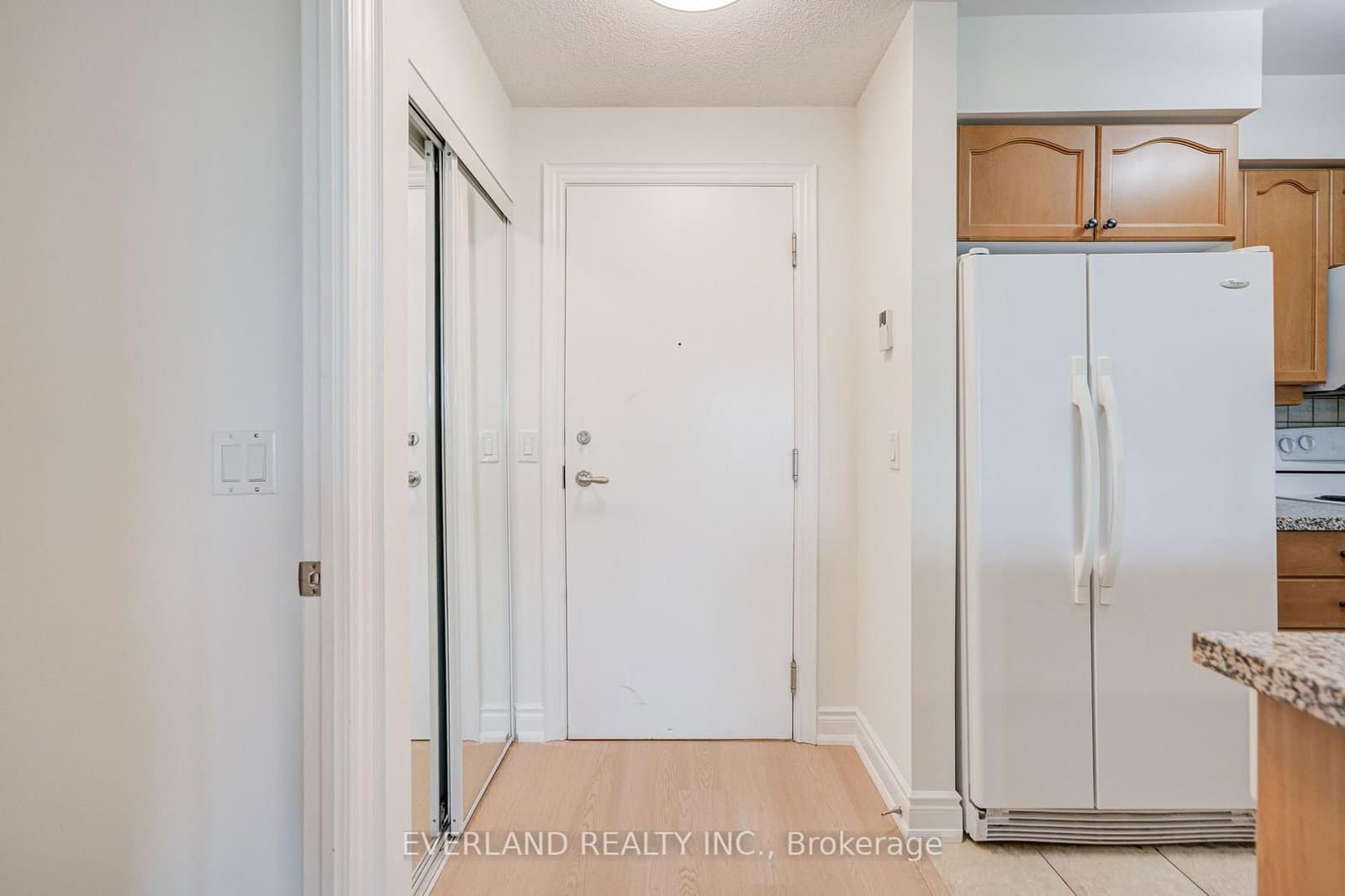 15 Greenview Avenue, Unit 707 - Image 6