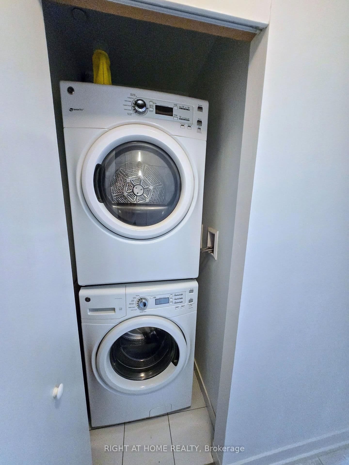 20 BRUYERES Mews, Unit 903 - Image 3