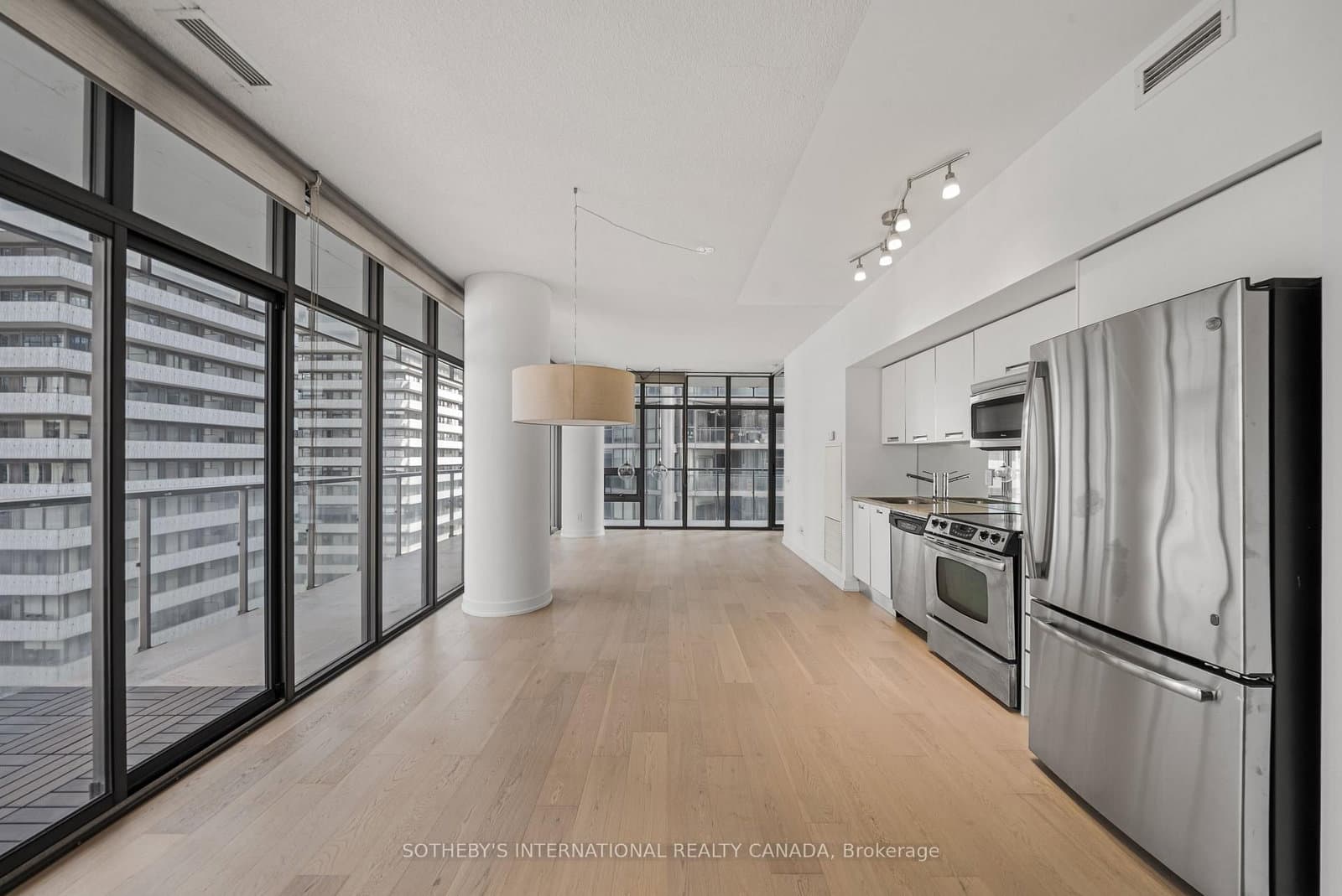 33 Charles Street E, Unit 1611 - Image 3