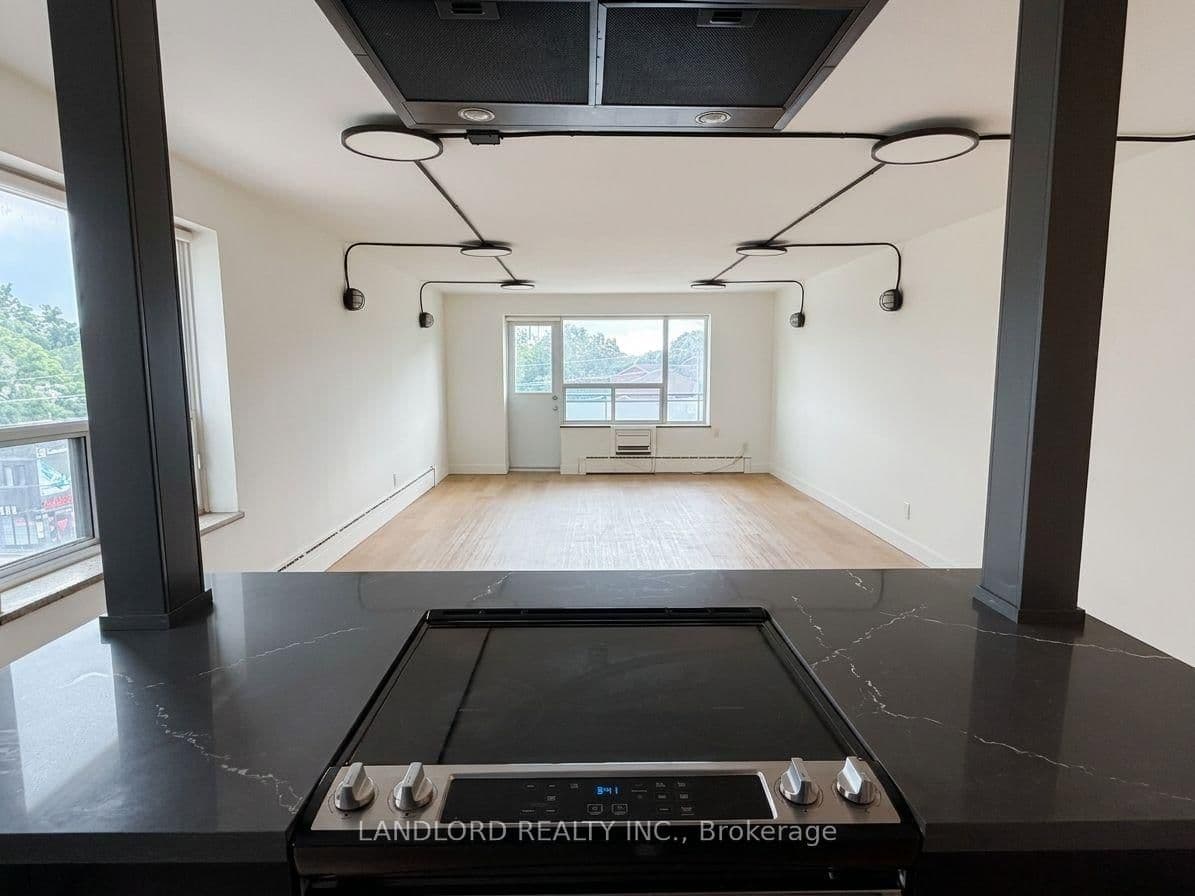 420 Eglinton Avenue E, Unit 402 - Image 4