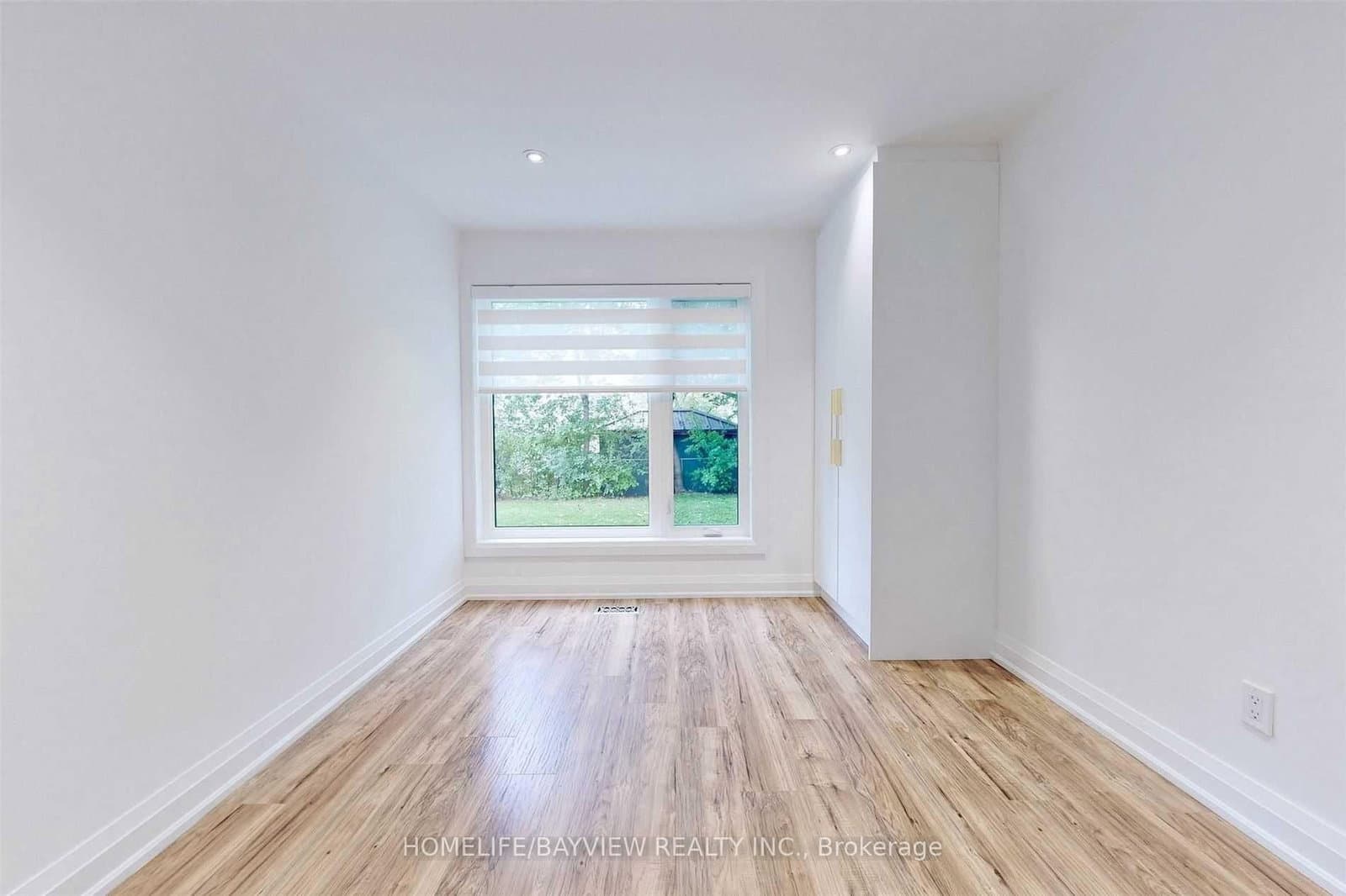 663 Conacher (lower) Drive - Image 6