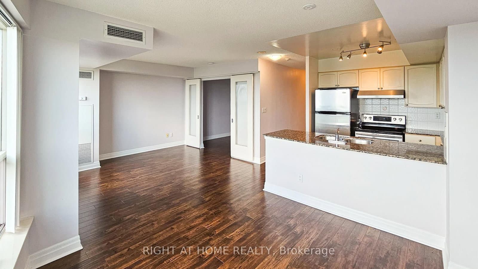 188 Doris Avenue, Unit 1510 - Image 6