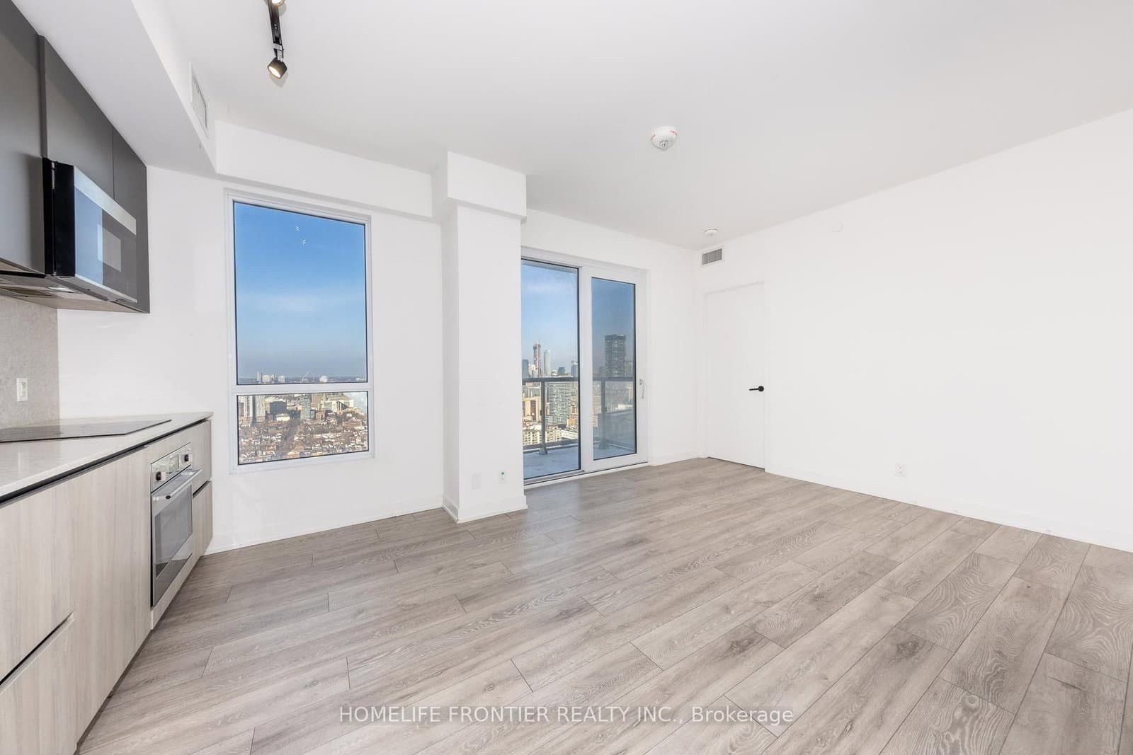 108 Peter Street, Unit 4702 - Image 3