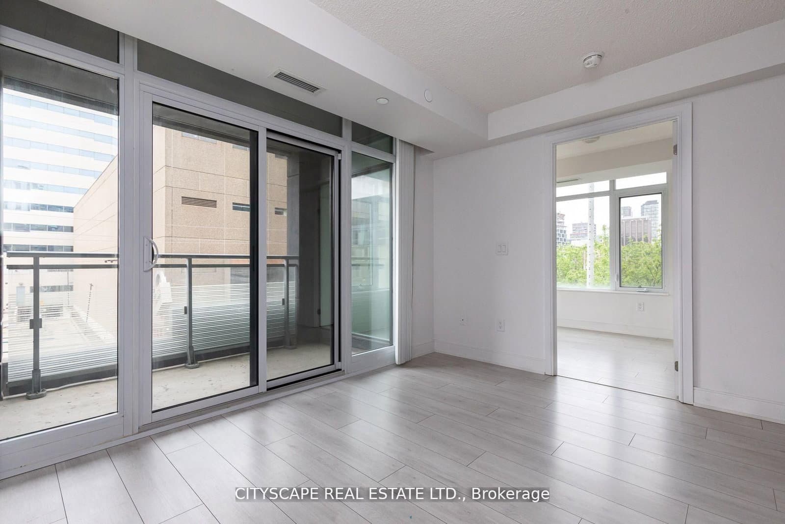 525 Adelaide Street W, Unit 315 - Image 4