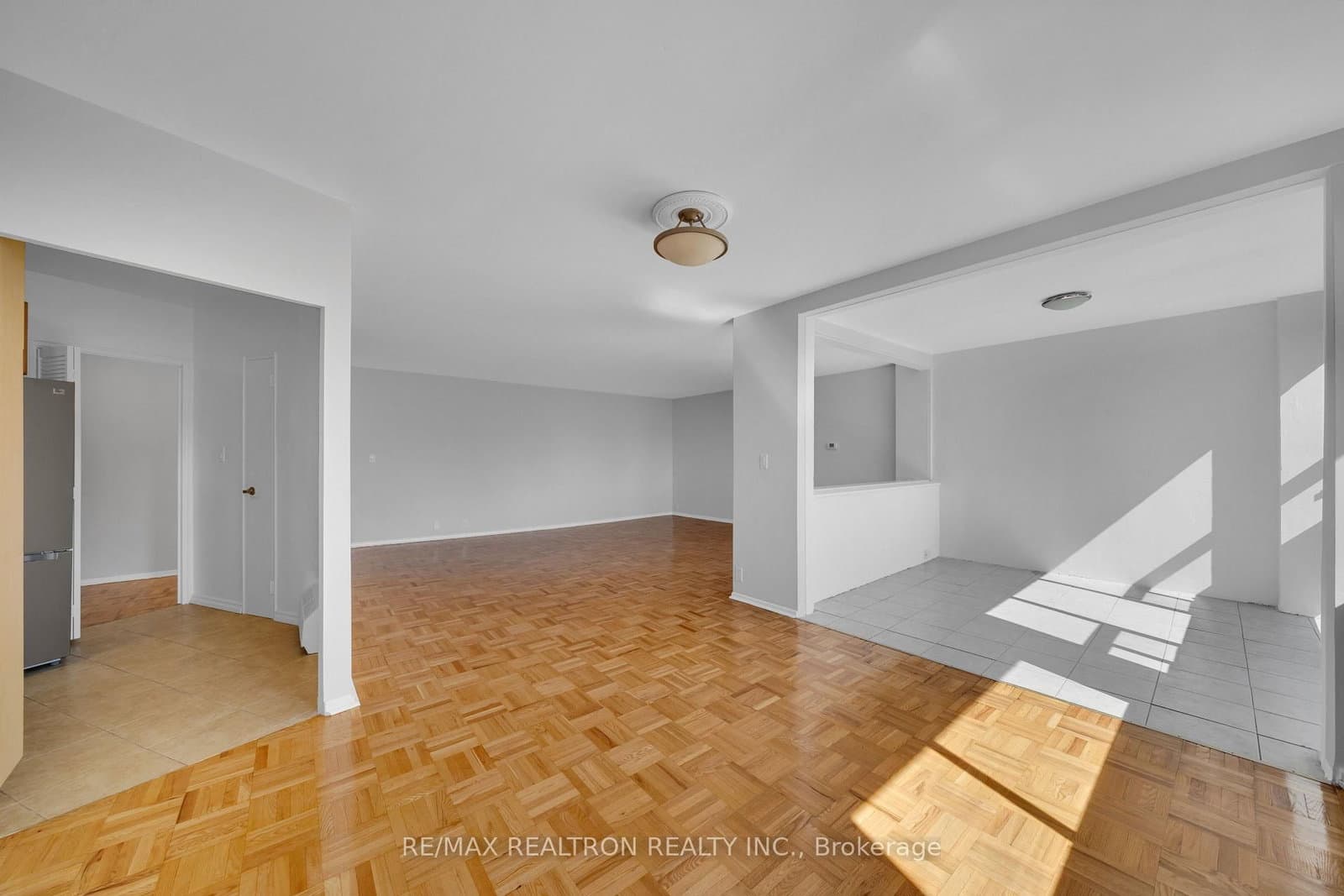 9 Deer Park Crescent, Unit 1501 - Image 3