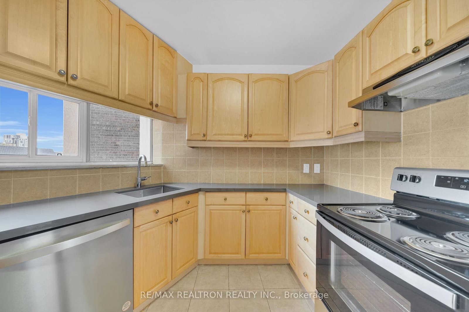9 Deer Park Crescent, Unit 1501 - Image 5