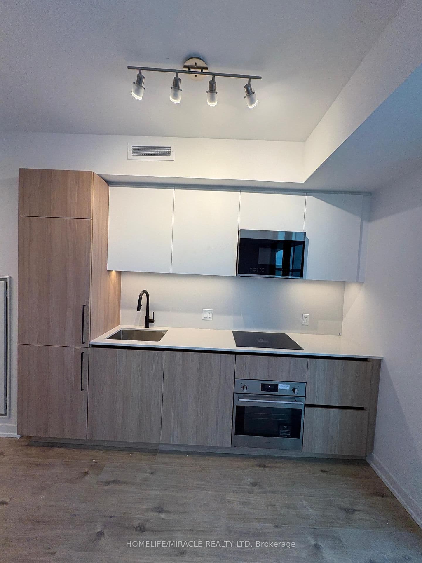 35 Parliament Street, Unit 2110 - Image 2