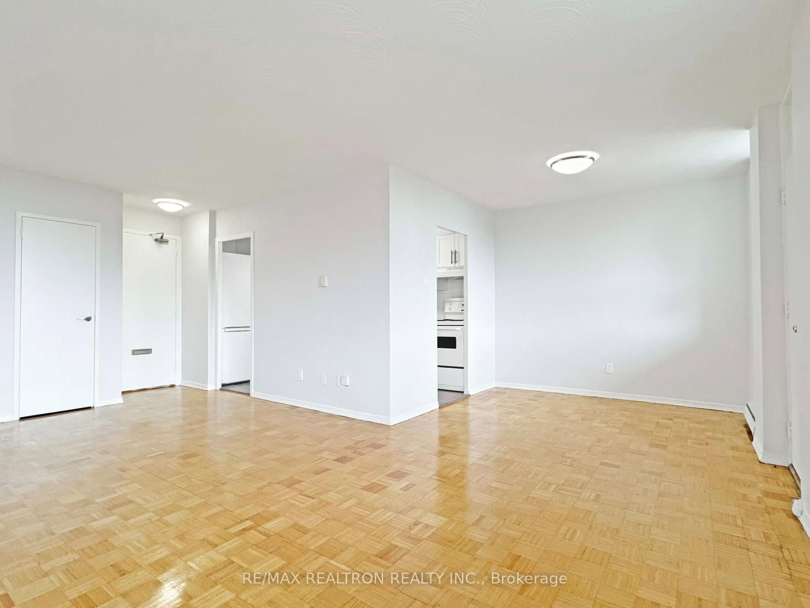 #804 - 525 Eglinton Avenue E