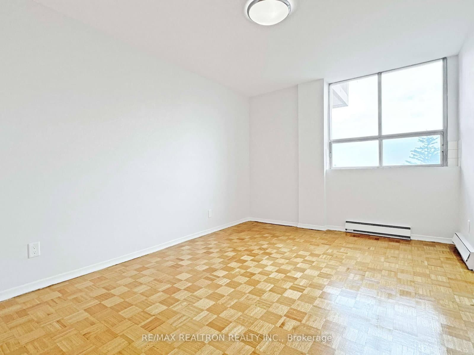 525 Eglinton Avenue E, Unit 804 - Image 5