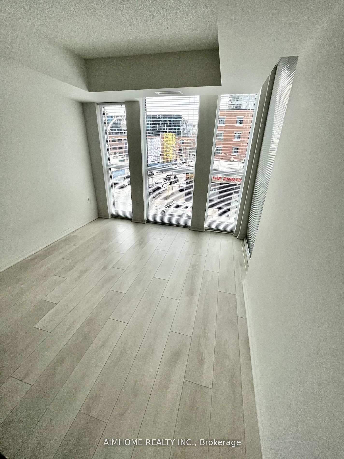 400 Adelaide Street E, Unit 305 - Image 4
