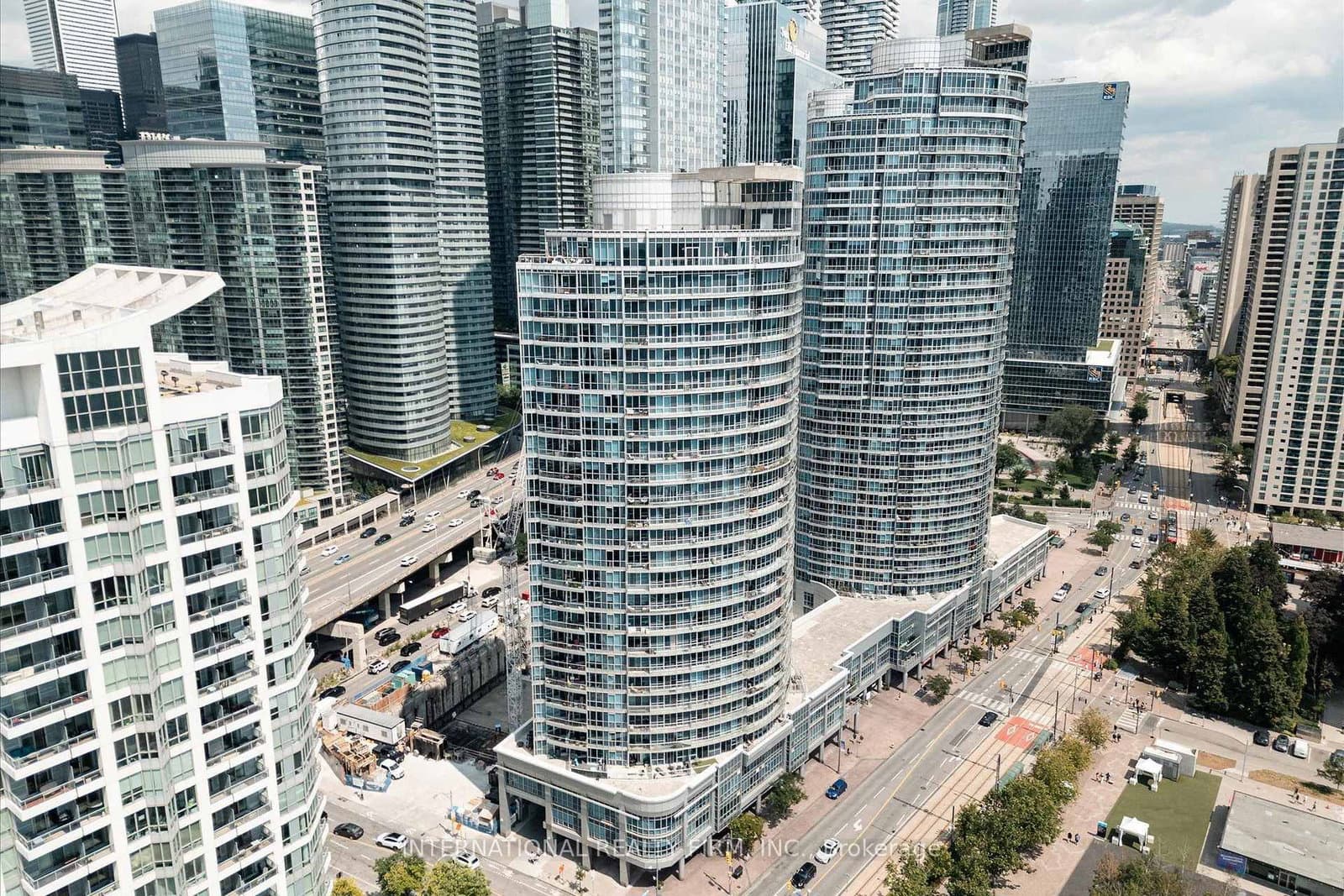 218 Queens Quay W, Unit Ph4 - Image 5