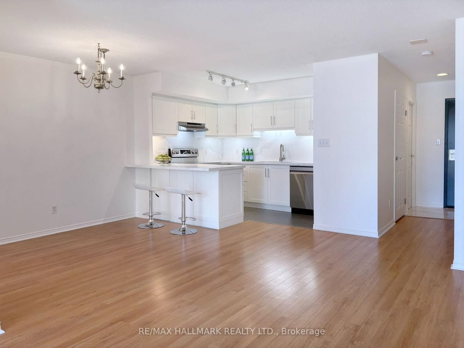 25 The Esplanade, Unit 3206 - Image 4
