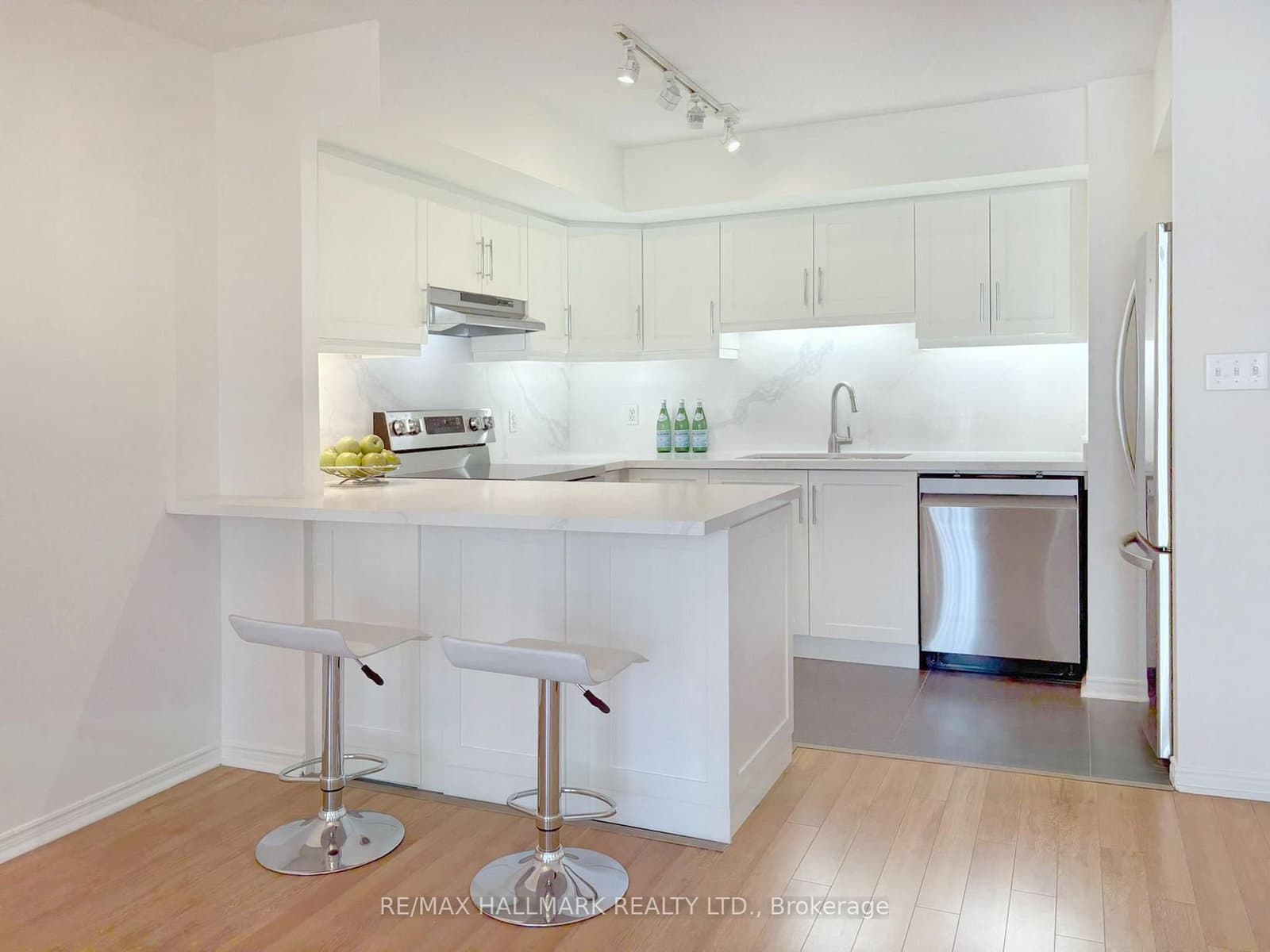 25 The Esplanade, Unit 3206 - Image 5