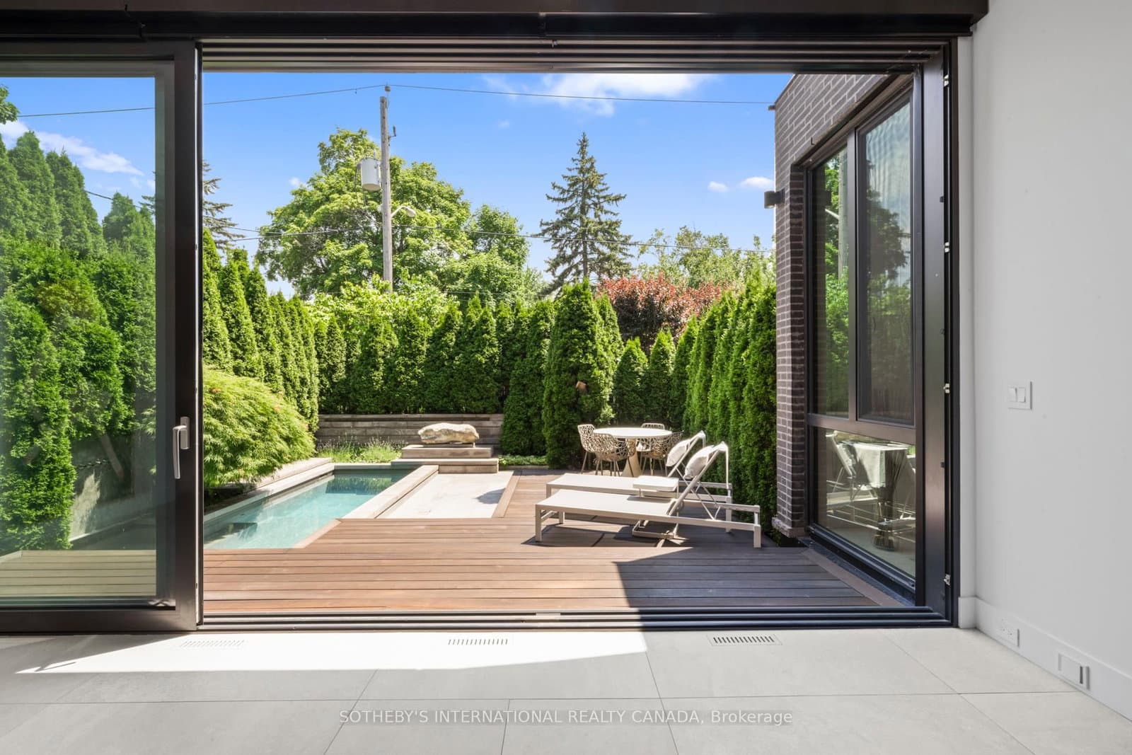 108 Stratford Crescent - Image 5