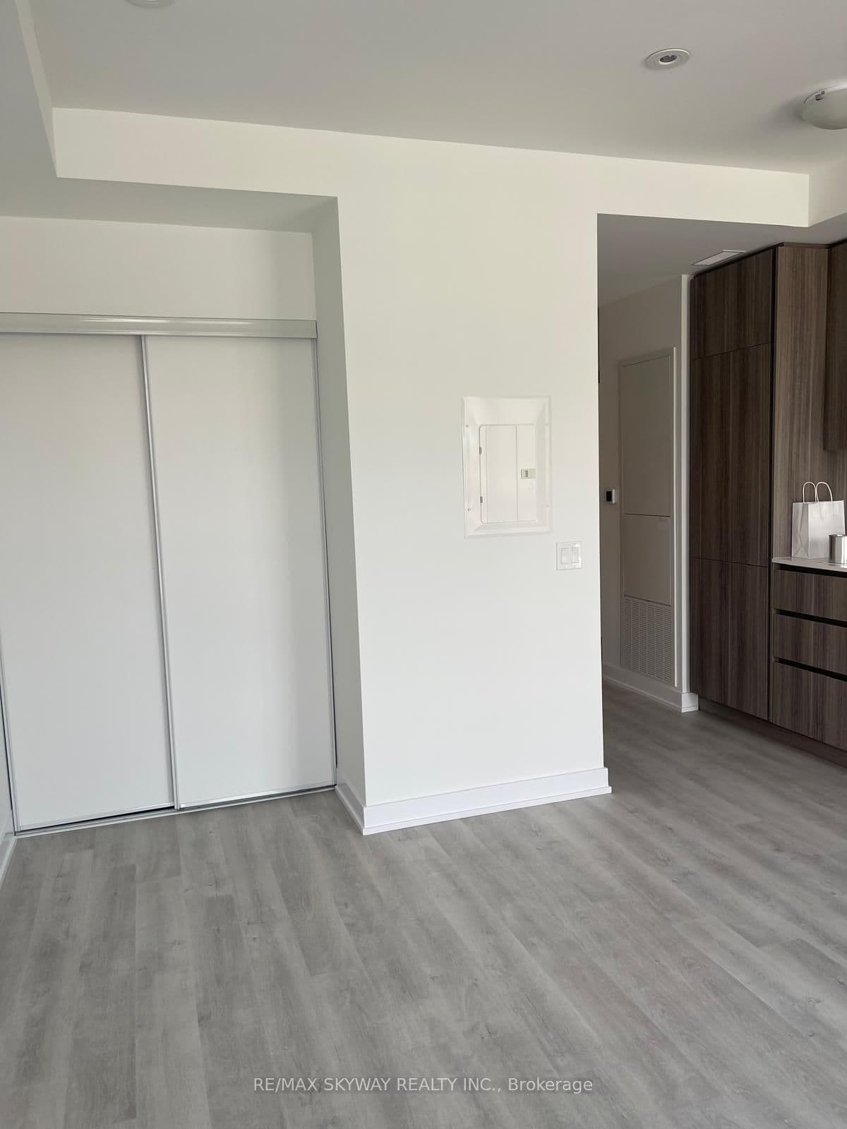 15 Richardson Street, Unit 405 - Image 4