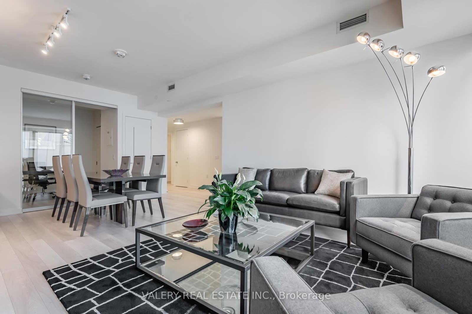 357 King Street W, Unit 3109 - Image 6