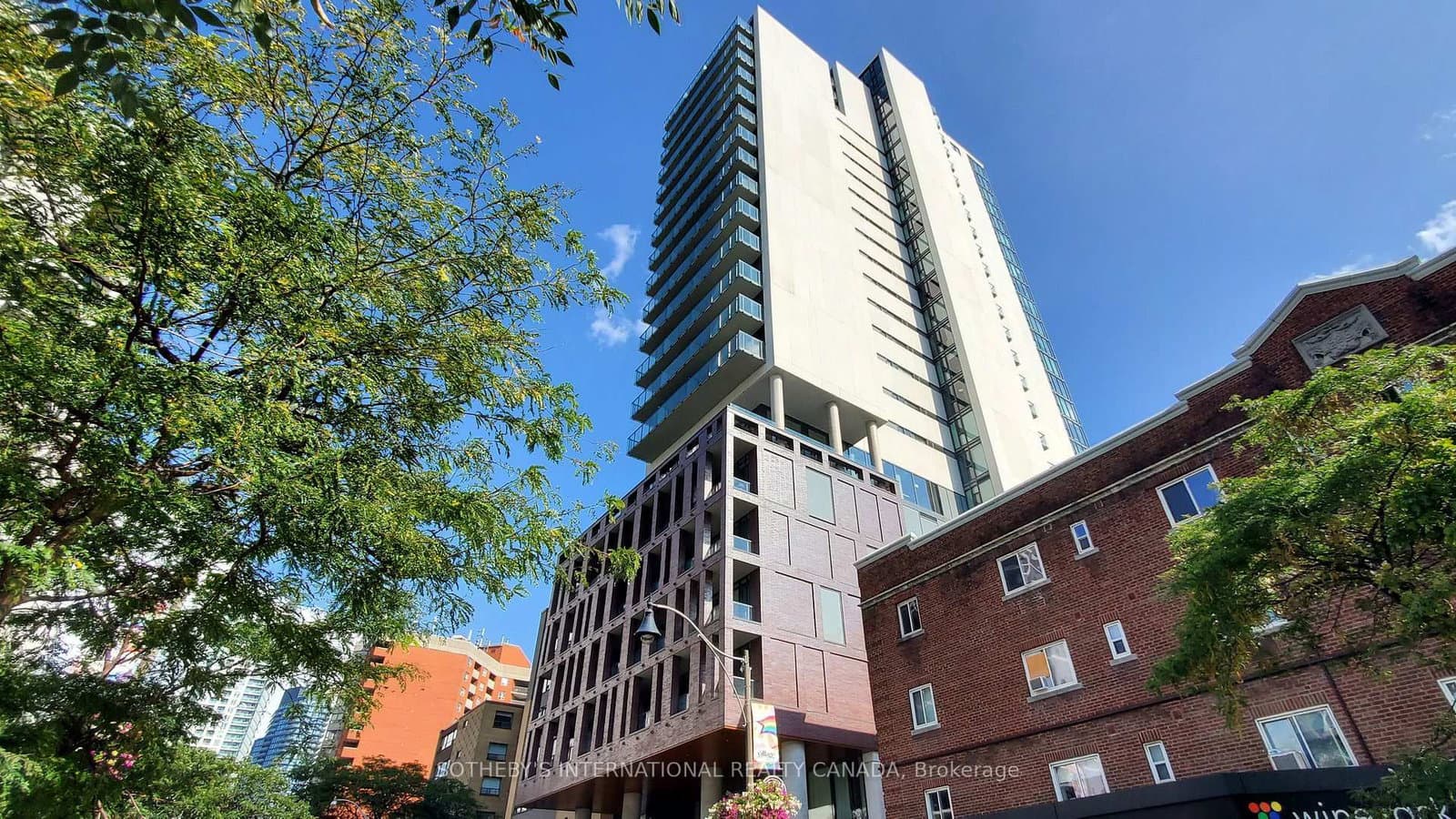 81 Wellesley Street E, Unit 305-Den - Image 1