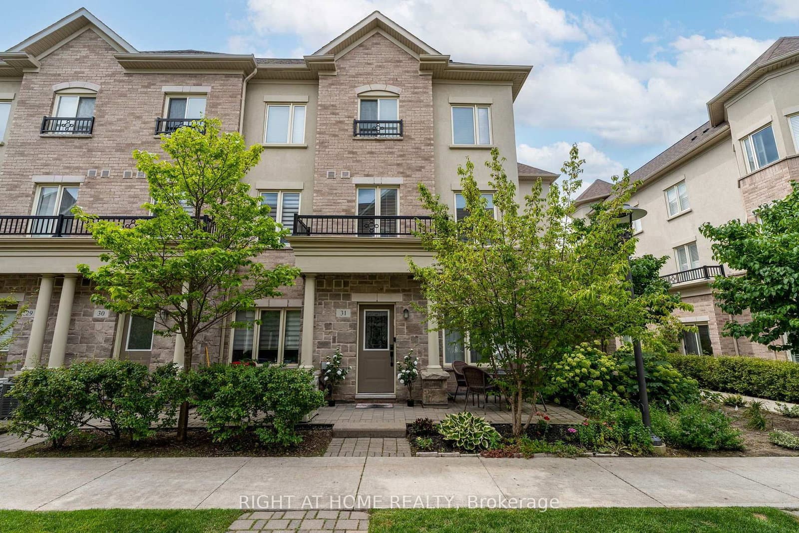 27 Coneflower Crescent, Unit 31 - Image 1