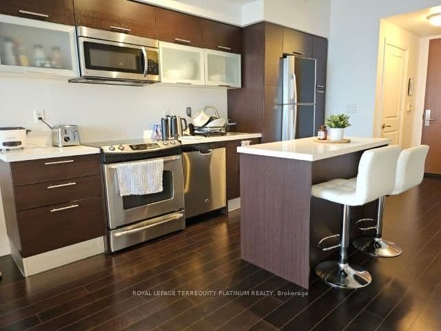 386 Yonge Street, Unit 4205 - Image 4