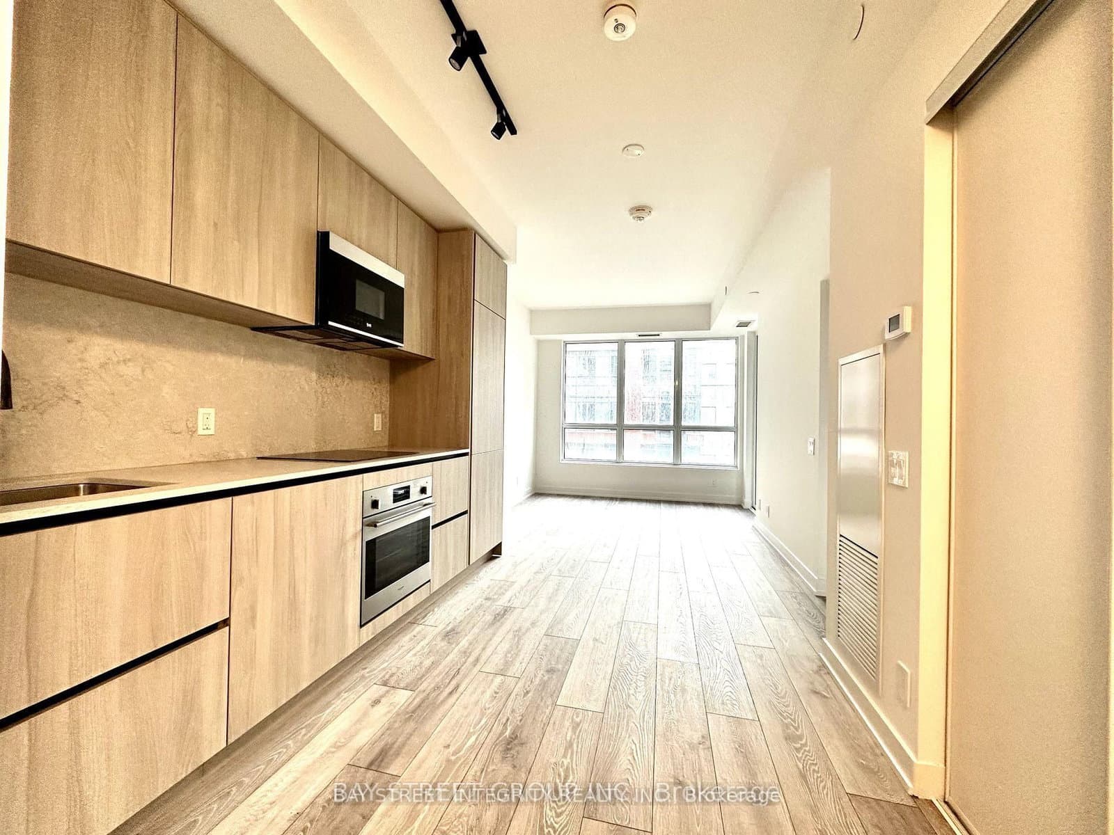 108 Peter Street, Unit 616 - Image 2