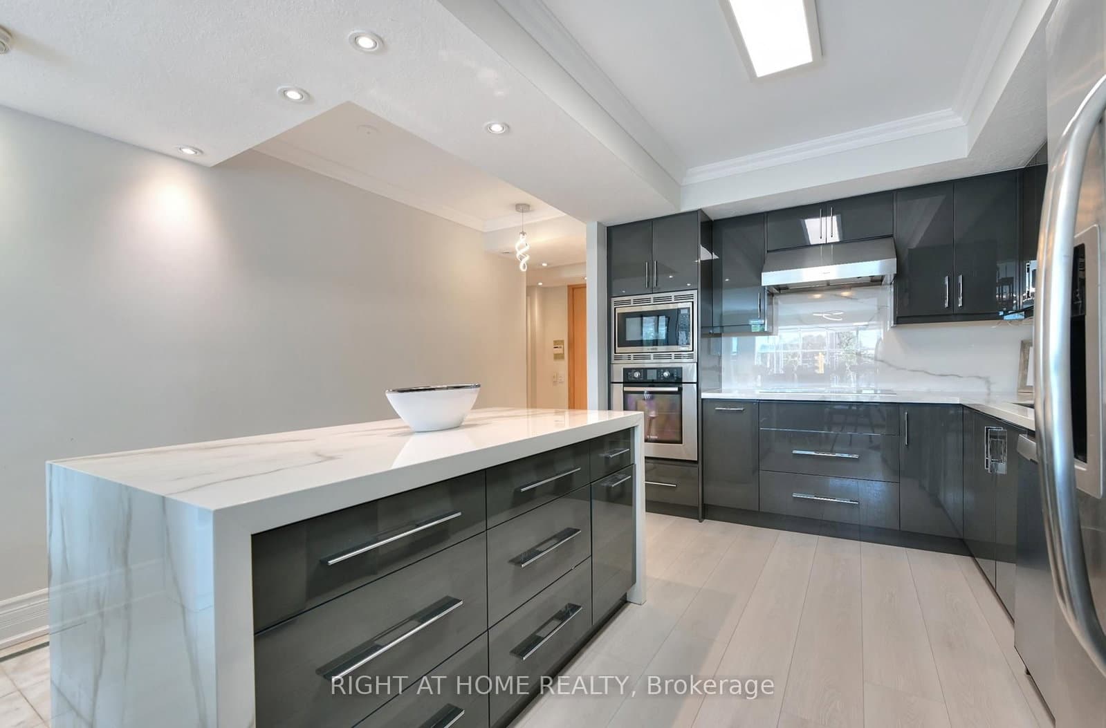 460 Queens Quay W, Unit 202E - Image 6