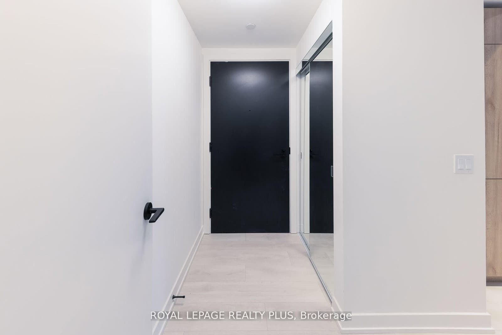 127 Broadway Avenue S, Unit 206S - Image 3