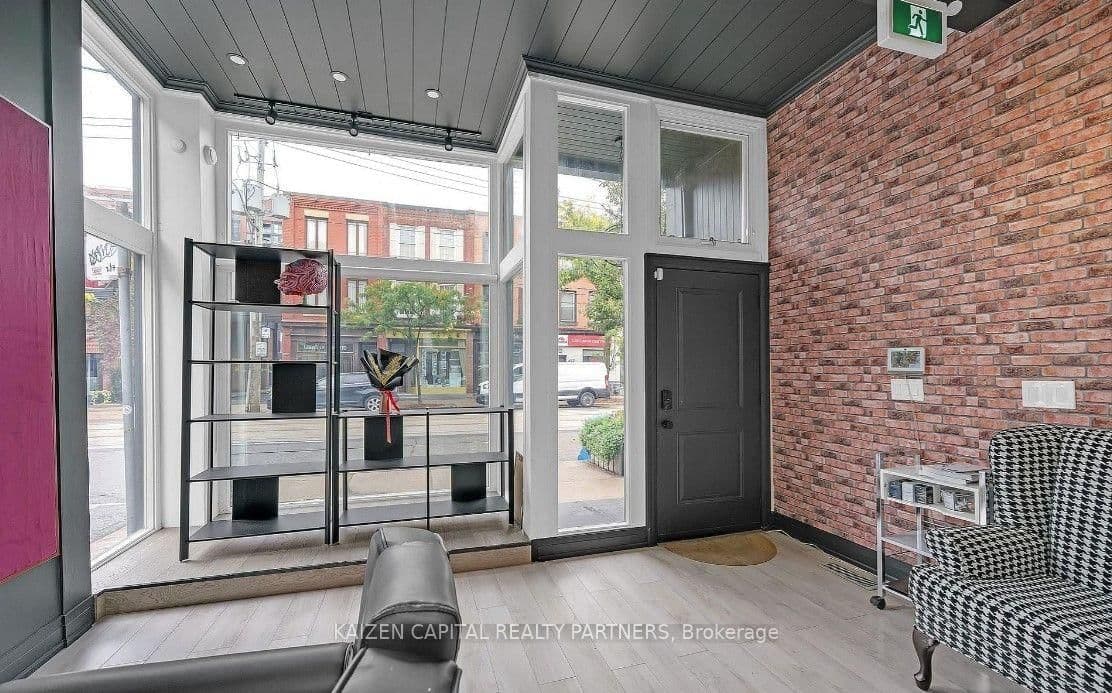 398 King Street E - Image 4