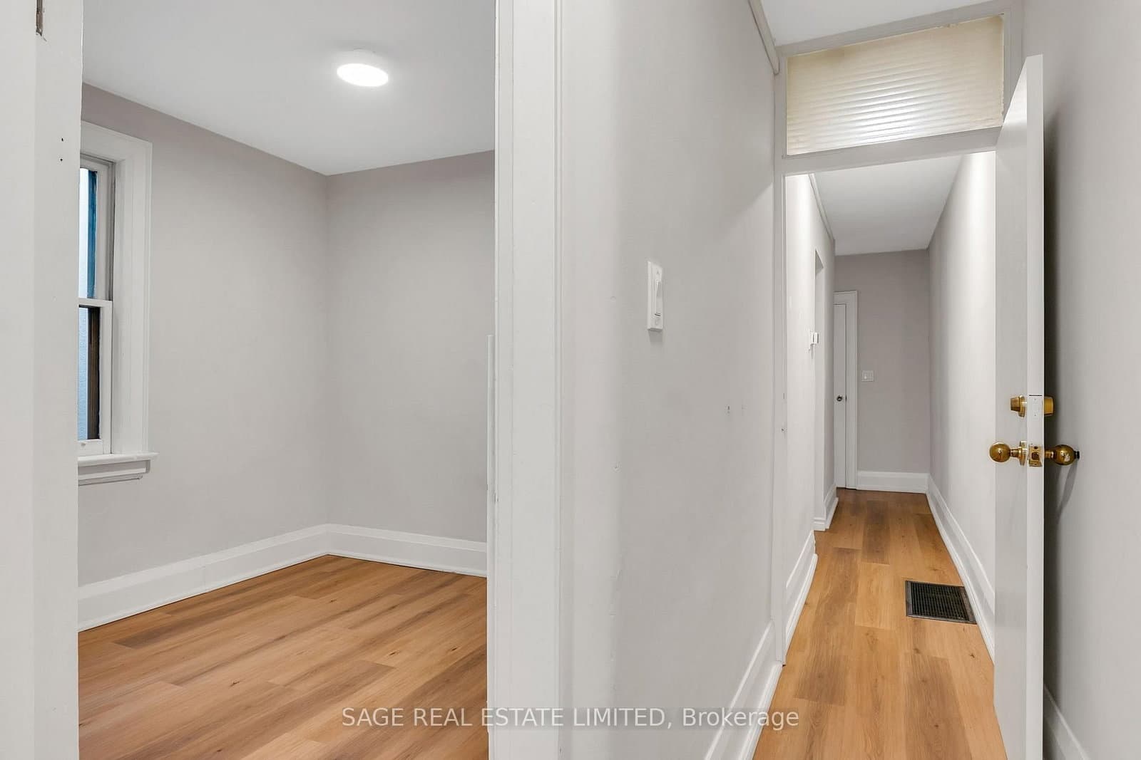 633 St Clair Avenue W, Unit Upper - Image 3