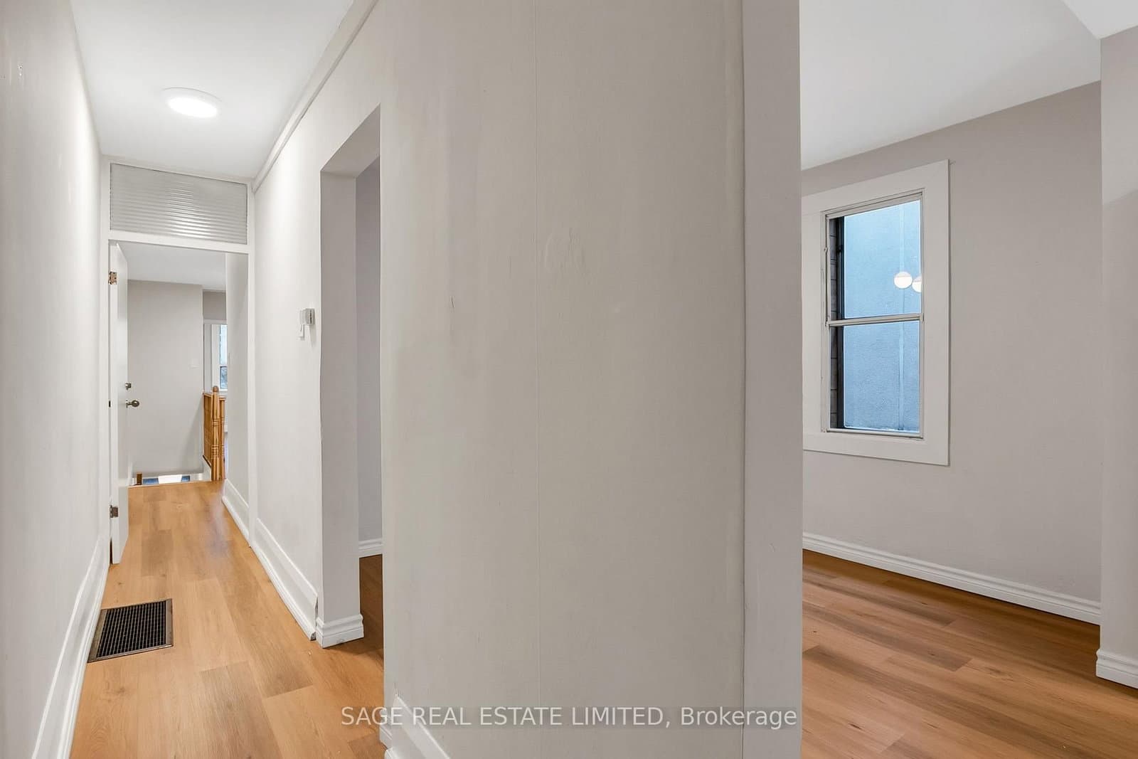 633 St Clair Avenue W, Unit Upper - Image 4
