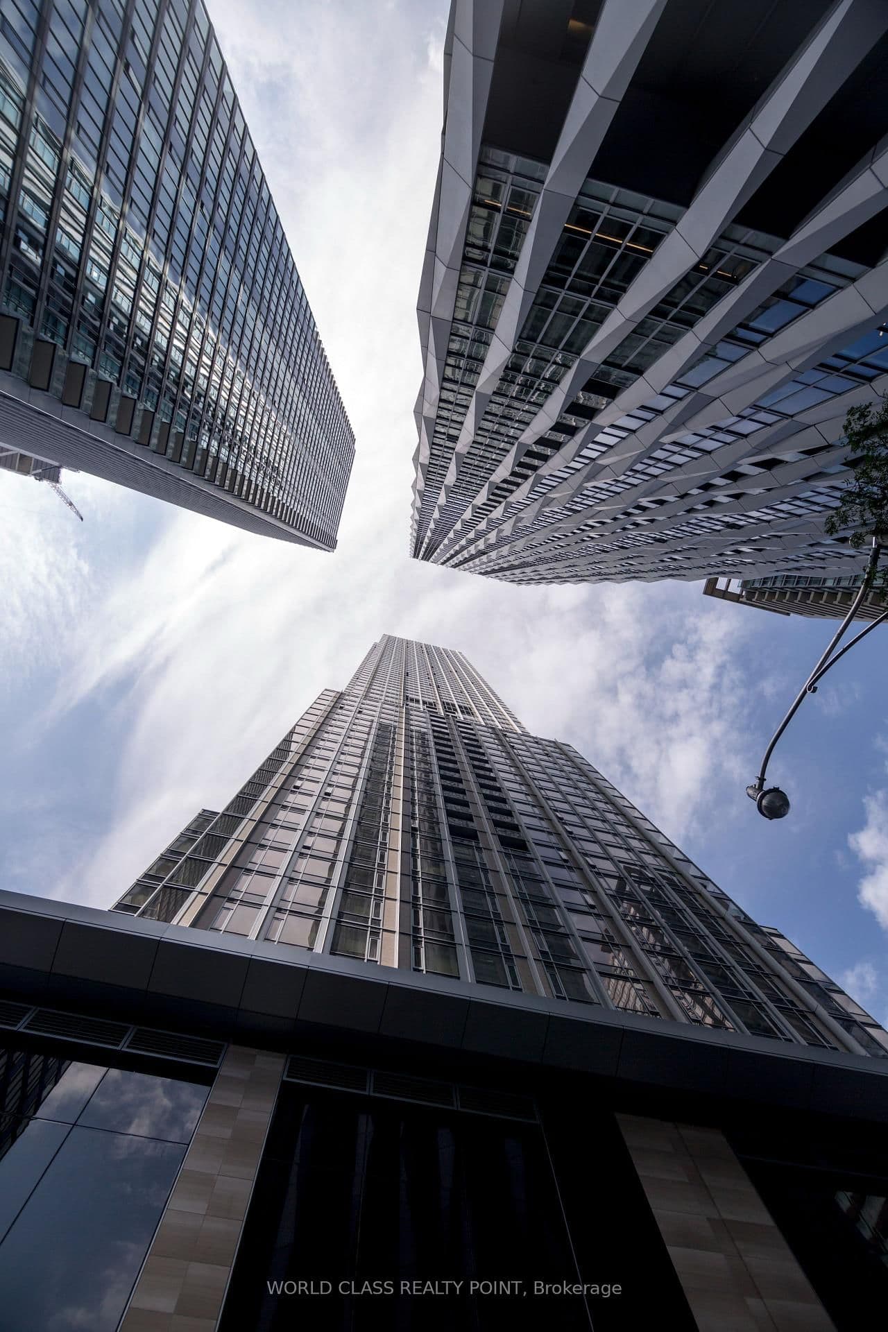 11 Yorkville Avenue, Unit 1807 - Image 2