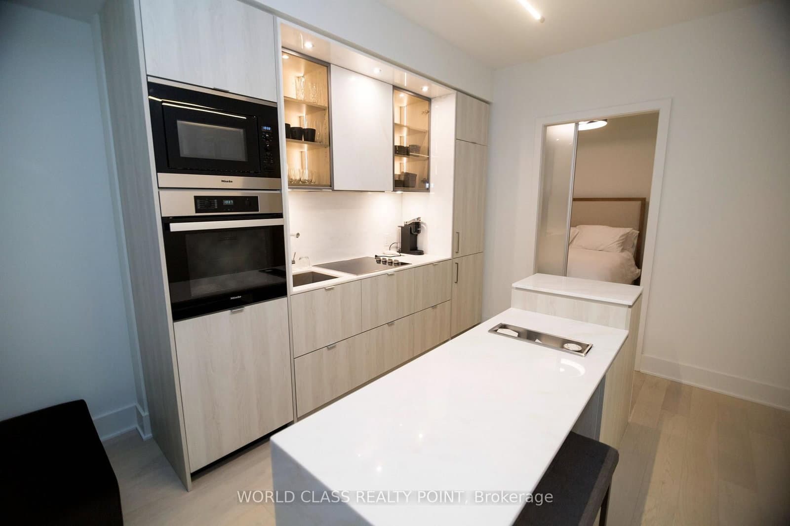 11 Yorkville Avenue, Unit 1807 - Image 6