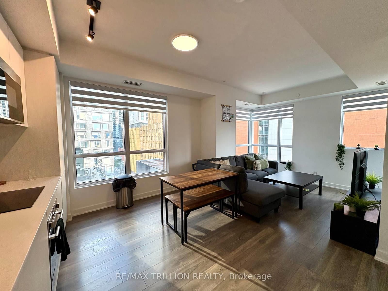 108 Peter Street, Unit 1016 - Image 3