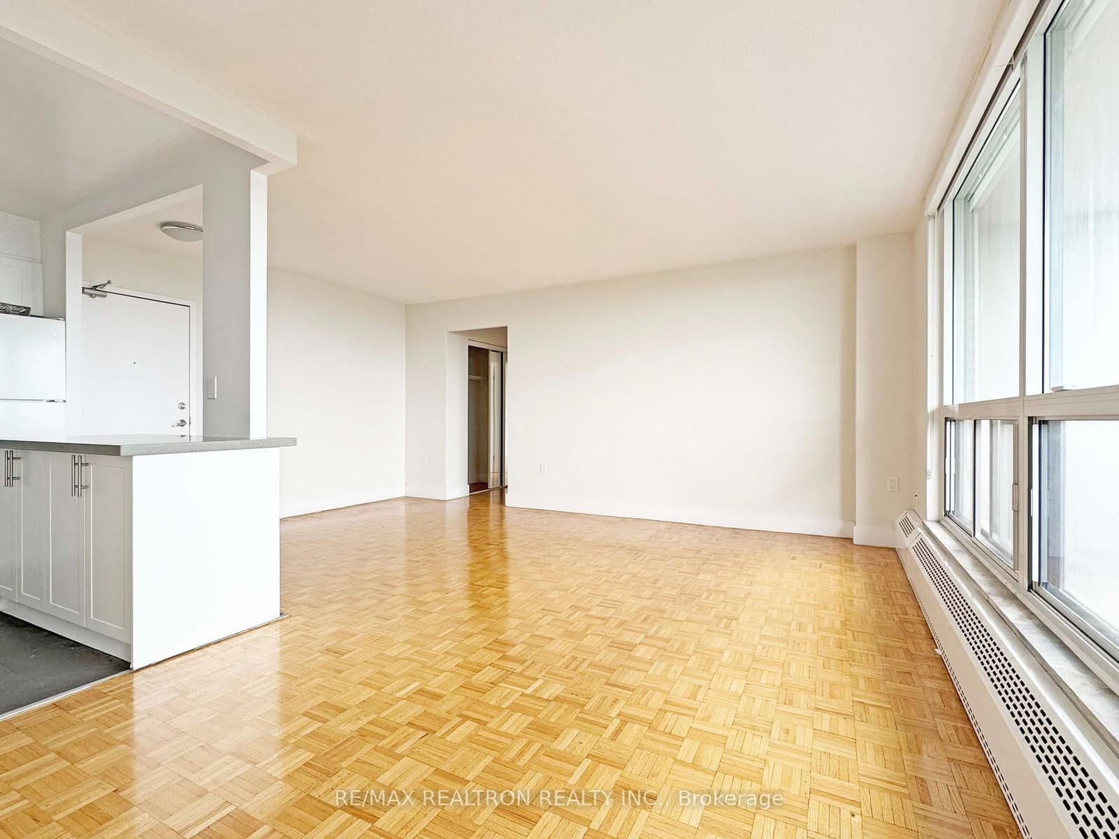666 Spadina Avenue, Unit 1611 - Image 3