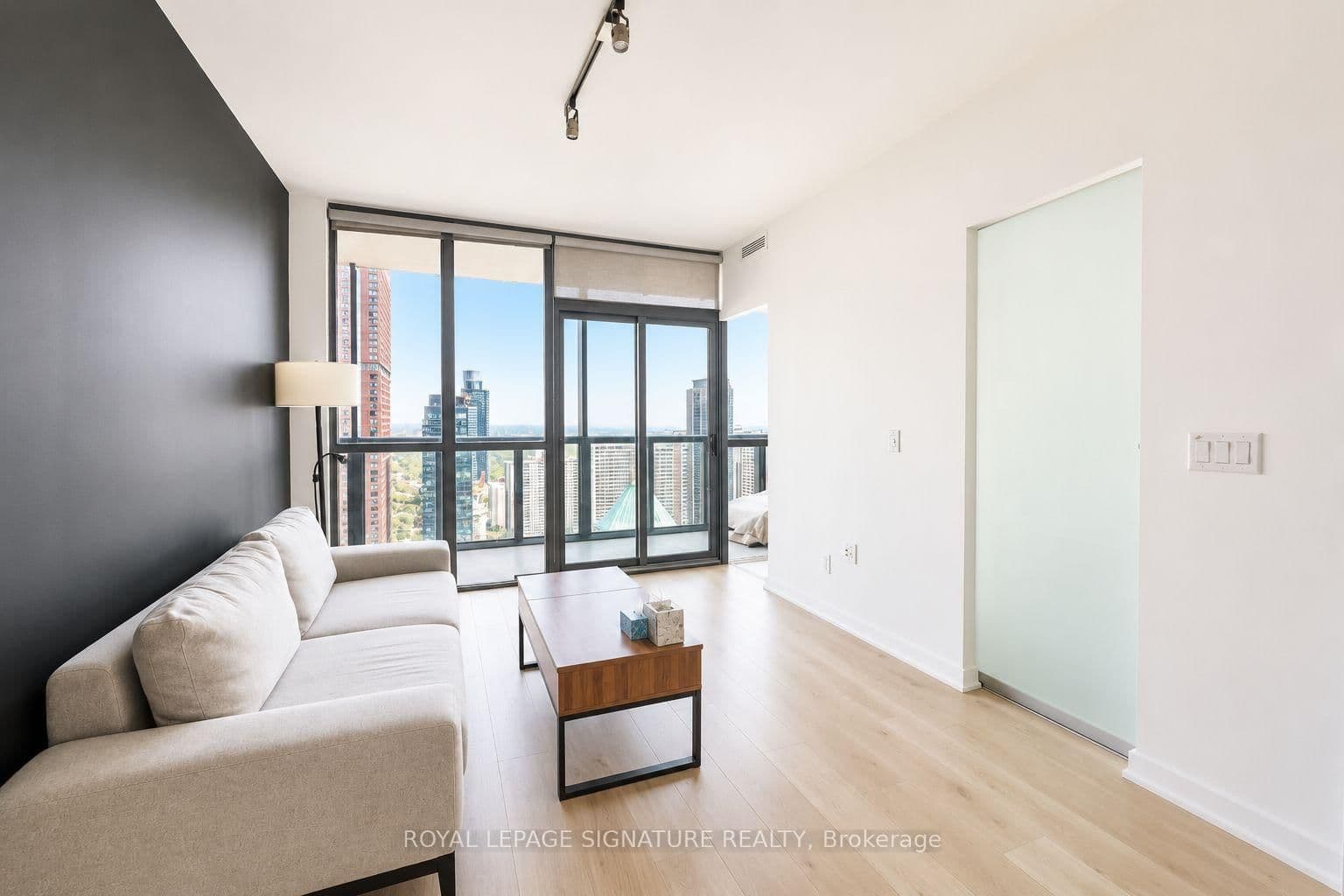 110 Charles Street E - Image 5