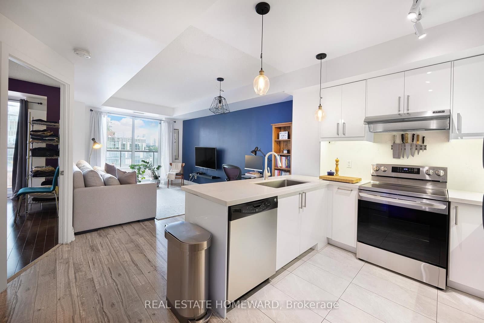 168 King Street E, Unit 913 - Image 3