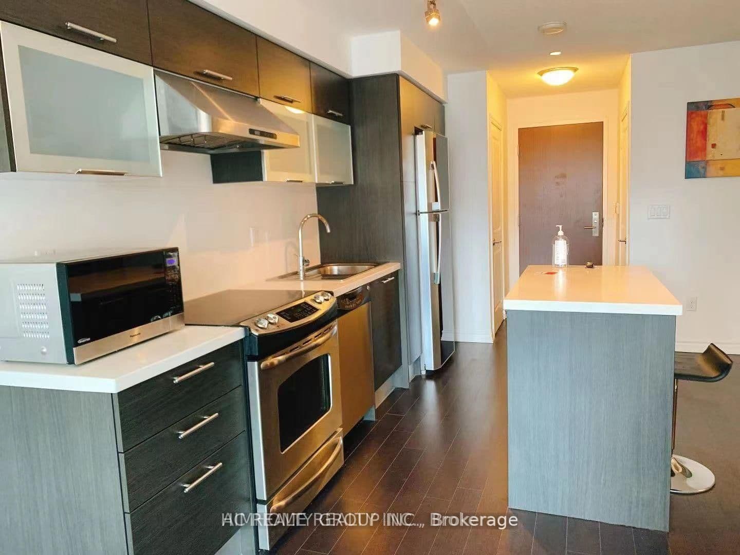 386 Yonge Street, Unit 1221 - Image 2
