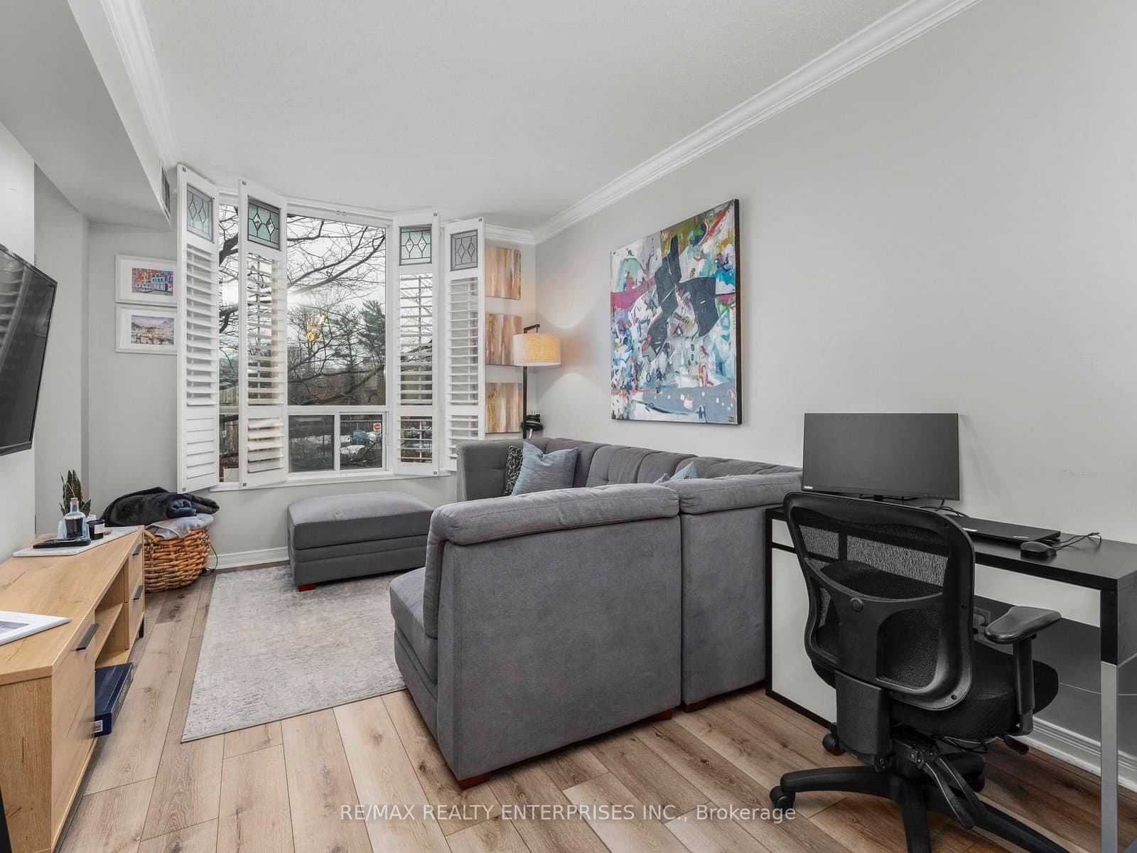 481 Rosewell Avenue, Unit 211 - Image 4