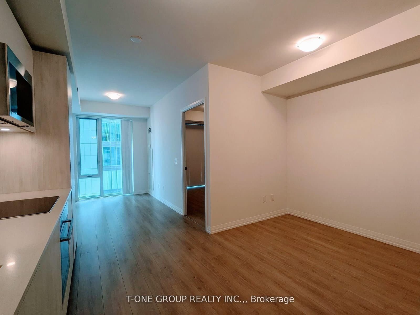 28 Widmer Street, Unit 3722 - Image 4