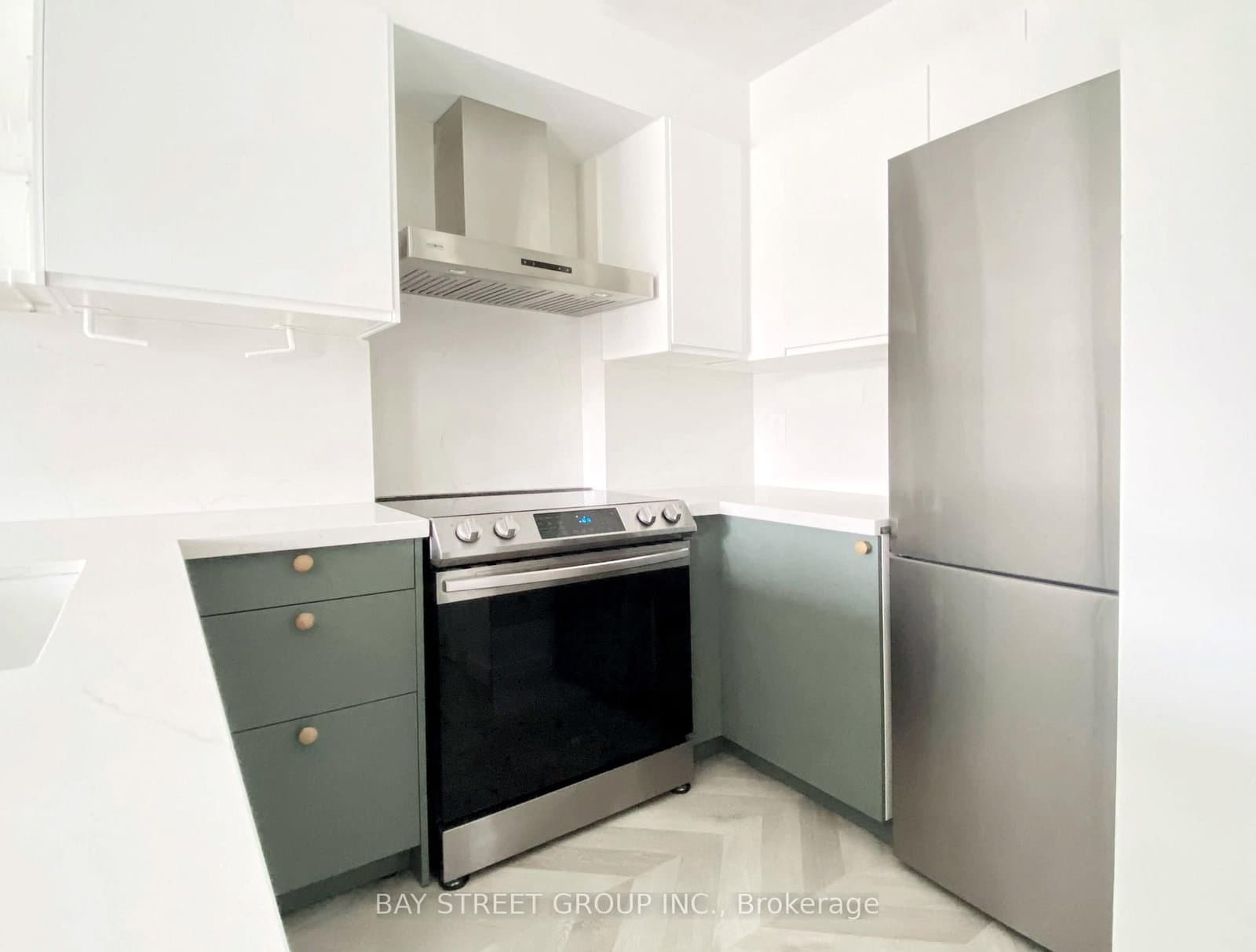 140 Bathurst Street, Unit 402 - Image 4