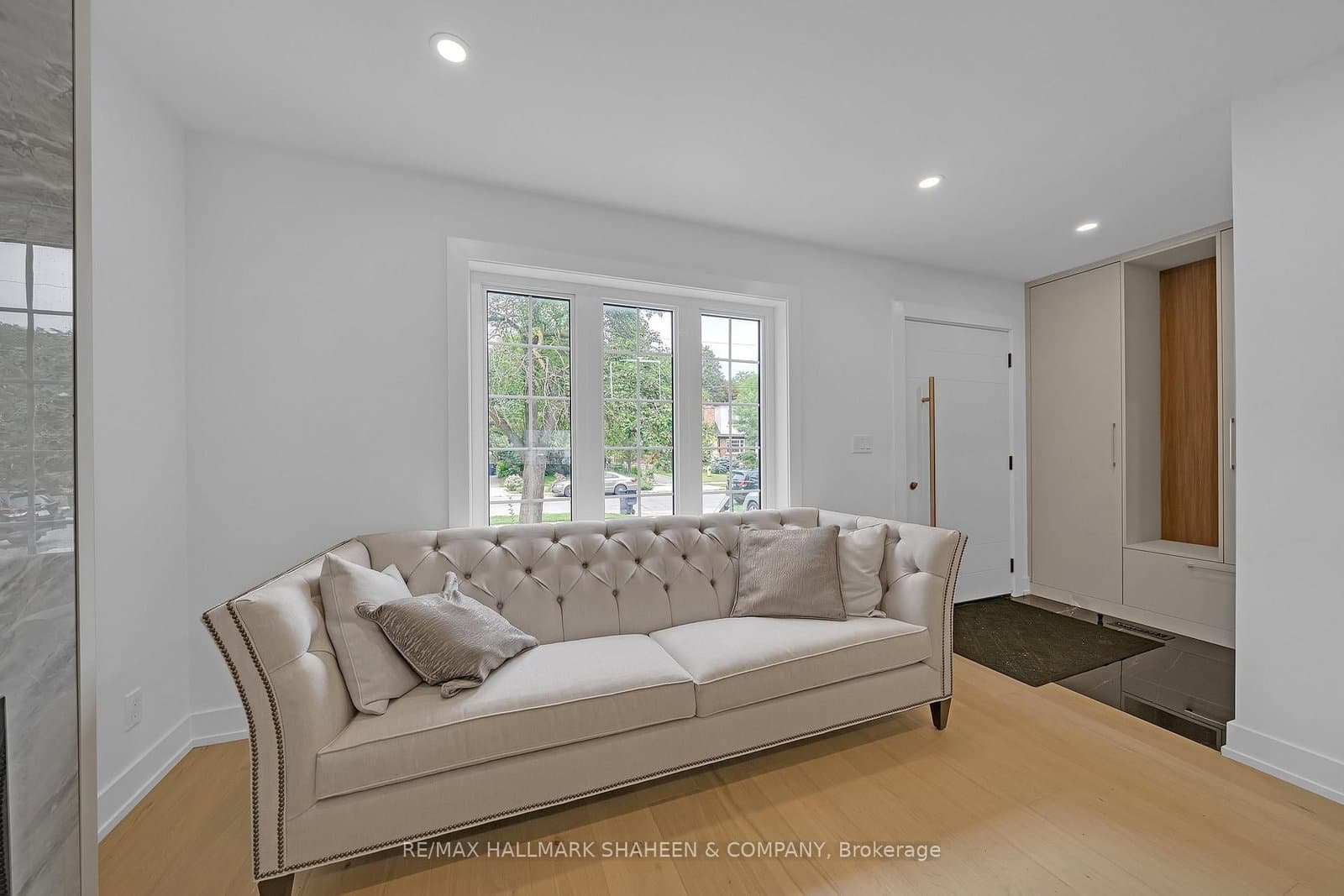 207 Sutherland Drive - Image 3