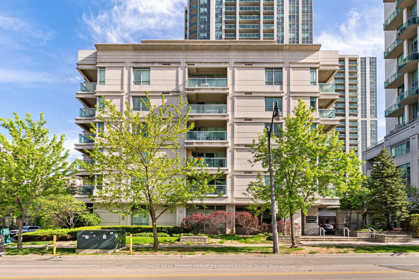 19 Avondale Avenue, Unit 411 - Image 1